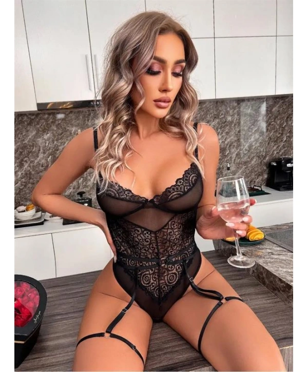 Özel Tasarım Siyah Dantel İşlemeli Jartiyerli Fantezi Body