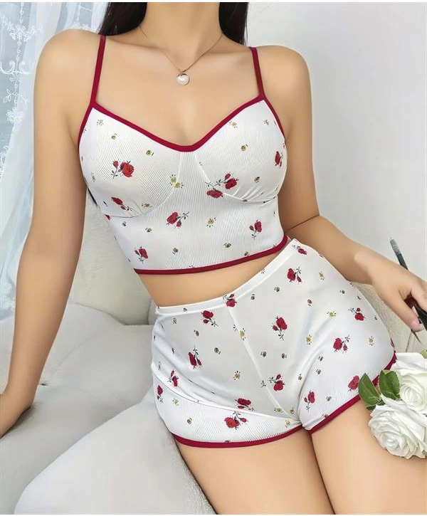 Morliva Pamuklu Beyaz Üstüne Kırmızı Gül Desen Fitilli Askılı Şortlu Pijama Takımı