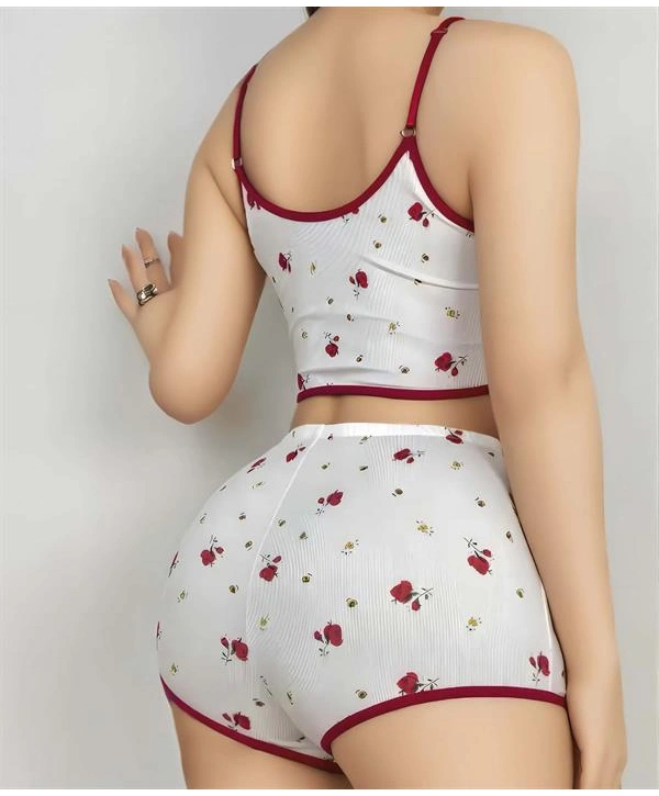 Morliva Pamuklu Beyaz Üstüne Kırmızı Gül Desen Fitilli Askılı Şortlu Pijama Takımı