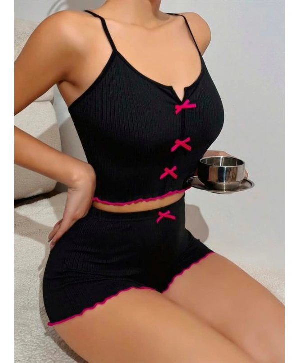 Morliva Pamuklu Siyah Üstüne Pembe Kurdelalı Fitilli Askılı Şortlu Pijama Takımı