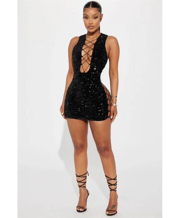 Morliva Pullu Transparan Detaylı Göğüs Dekolteli Mini Fantezi Elbise