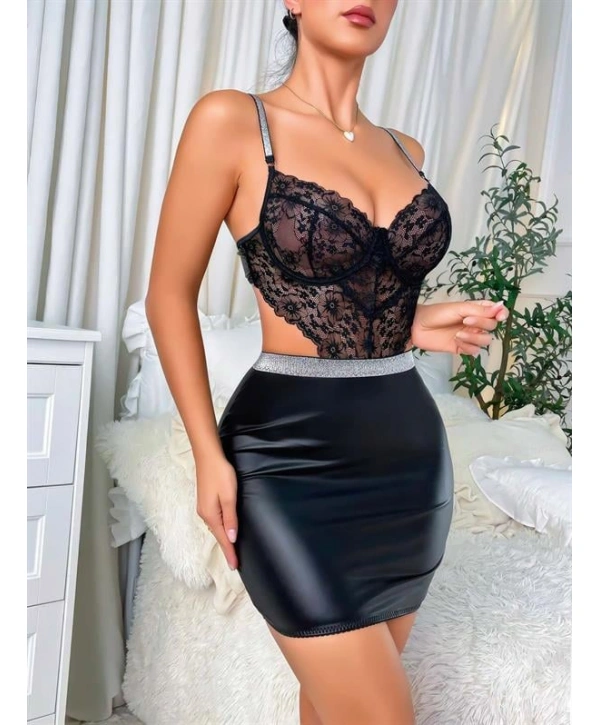 Morliva Siyah Dantelli Dekolteli Mini Fantezi Parlak Deri Gecelik