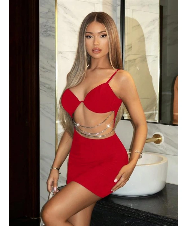 Morliva Zincir Detaylı Göğüs Dekolteli Kırmızı Mini Club Elbisesi