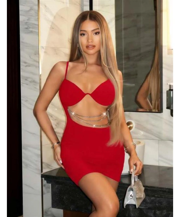 Morliva Zincir Detaylı Göğüs Dekolteli Kırmızı Mini Club Elbisesi