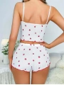 Beyaz Üstüne Çilek Desenli Askılı Şortlu Pijama Takımı