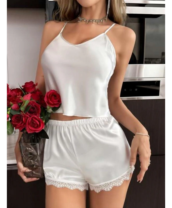 Morliva Beyaz Dantel İşlemeli İnce Askılı Saten Şortlu Takım