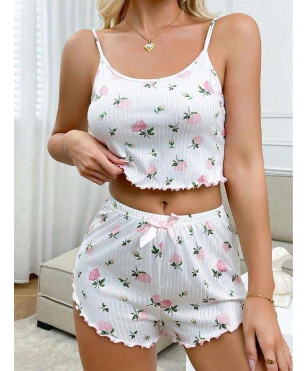 Beyaz Üstüne Gül Desenli Fitilli Askılı Şortlu Pijama Takımı