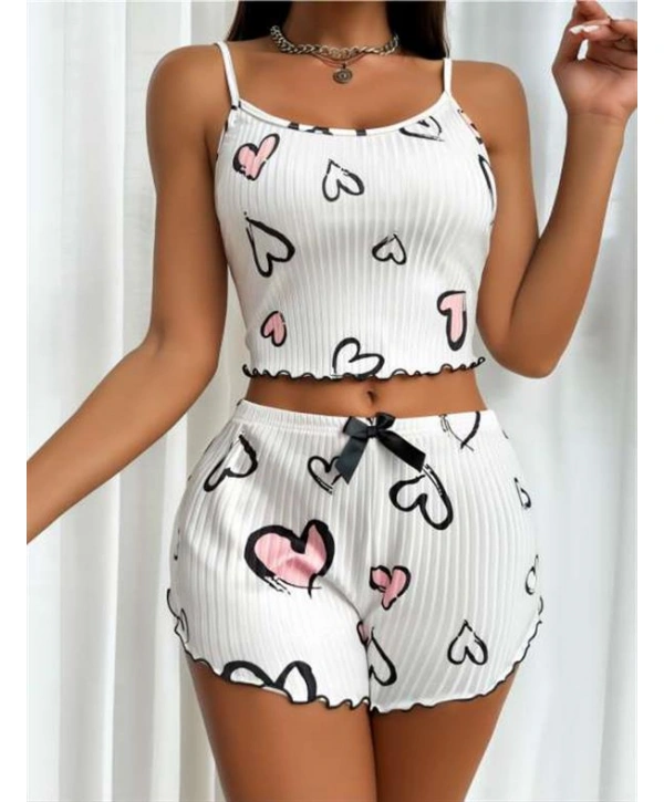 Morliva Beyaz Üstüne Kalp Desenli Askılı Şortlu Pijama Takımı