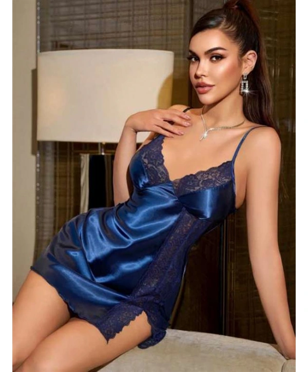 Mavi Dantel Detaylı Yırtmaçlı İnce Askılı Saten Kısa Fantezi Gecelik