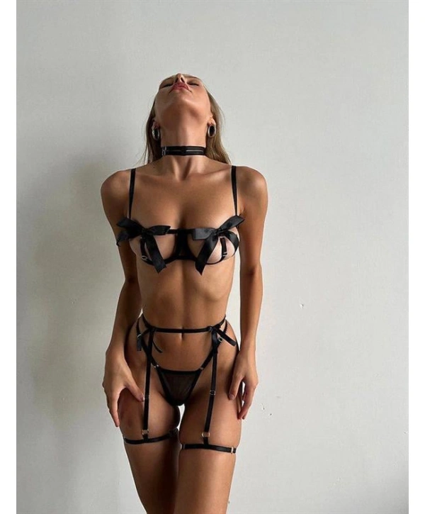 Morliva Özel Tasarım Siyah Kurdela Detaylı Jartiyerli Fantezi Sütyen String Takımı
