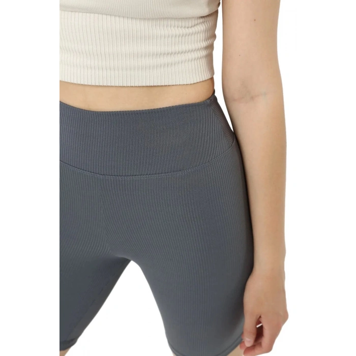 Kadın Gri Fitilli Yüksek Bel Toparlayıcı Push Up Kısa Şort Örme Spor Tayt