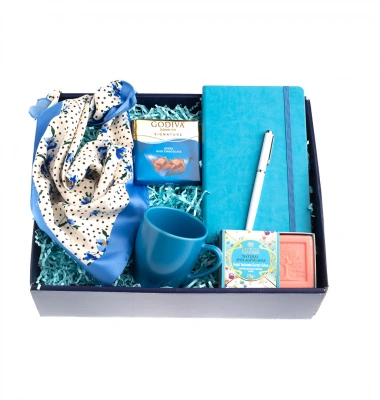 Mavi Çiçekler Hediye Kutusu