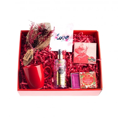 Kırmızıyı Sever Hediye Kutusu