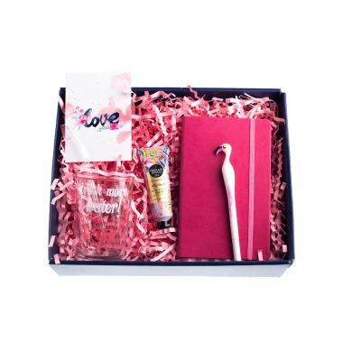 Pembe Kokteyl Hediye Kutusu