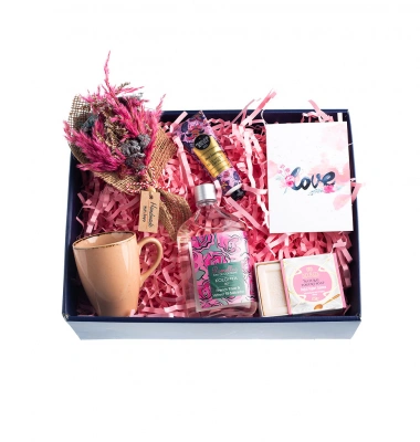Sevgiliye Pembe Hediye Kutusu