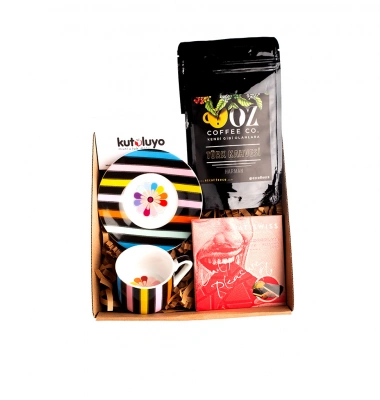 Çiçekli Fincan Hediye Kutusu