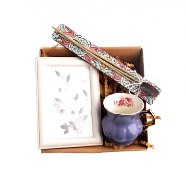 Mor Çiçekler Hediye Kutusu