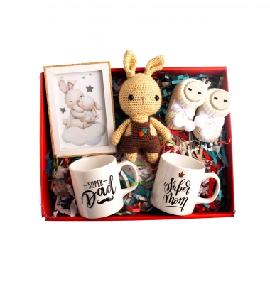 Yeni Anne Babaya Hediye Kutusu