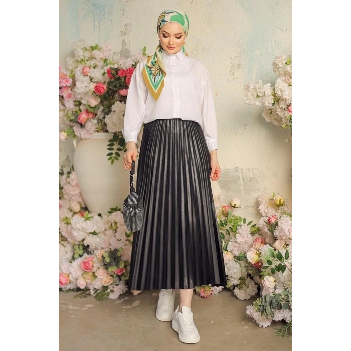 Zarif Ve Modern Pileli Parlak Krep Gizli Lastikli Siyah Etek