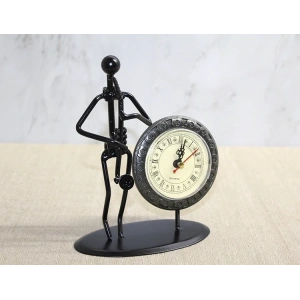 Metal Saatli Saksafon Çalan Müzisyen Alk4335