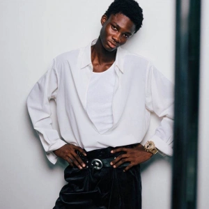 Casio G-Shock GA-V01A-9ADR Erkek Kol Saati