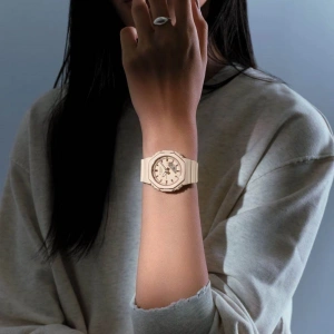 Casio G-SHOCK WOMEN GMA-P2110-4ADR Kadın Kol Saati