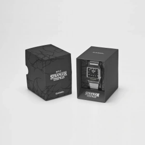 Casio Stranger Things AQ-800EST-1ADR Retro Kol Saati