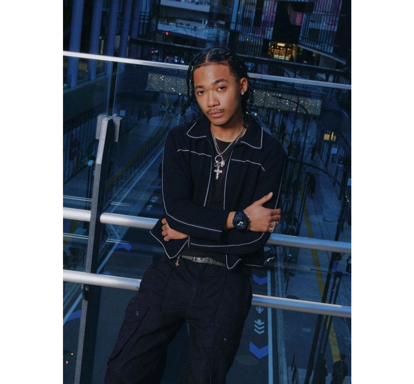 Casio G-Shock GA-V01-1ADR Erkek Kol Saati