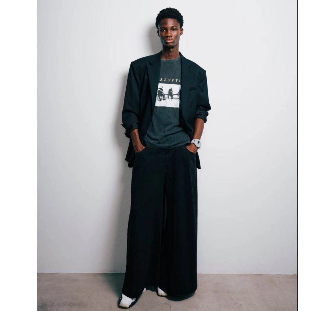 Casio G-Shock GA-V01-7ADR Erkek Kol Saati