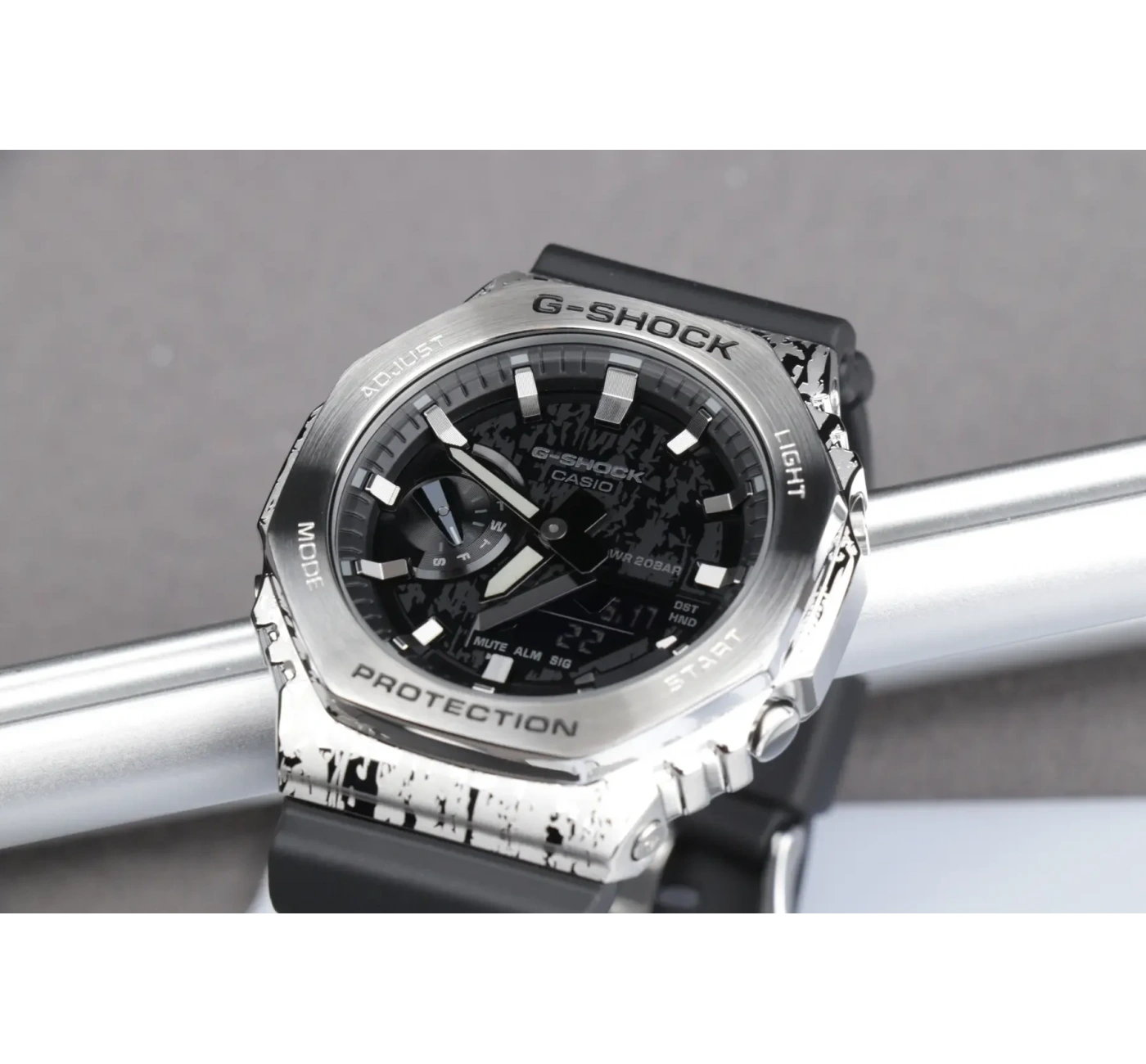 Casio G-Shock GM-2100GC-1ADR Erkek Kol Saati