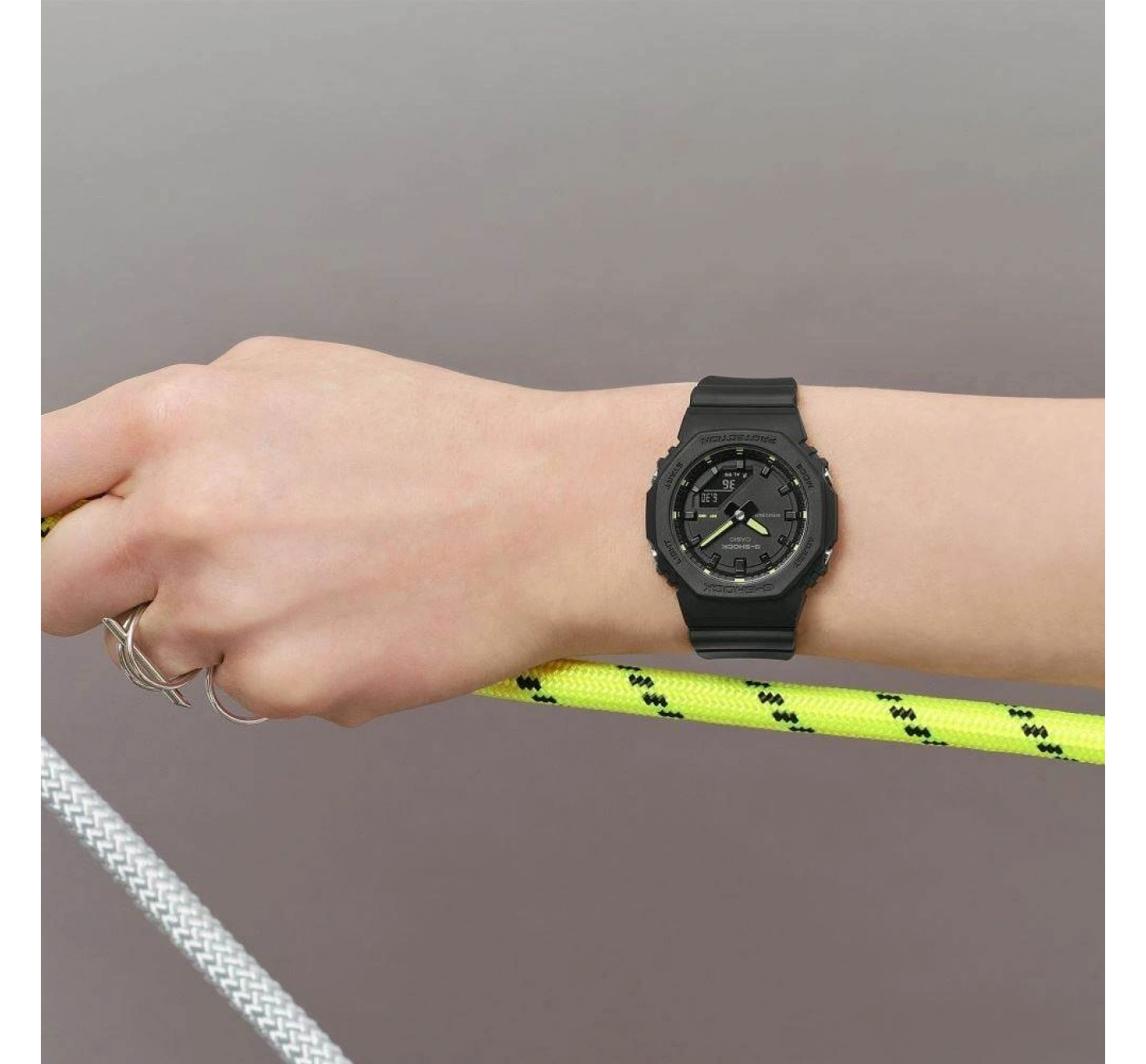 Casio G-SHOCK GMA-P2100SA-1A2DR Kadın Kol Saati