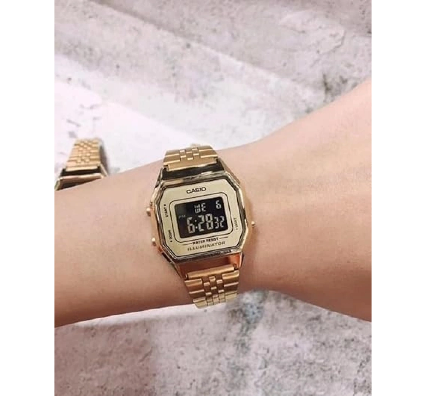 Casio LA680WGA-9BDF Retro Kol Saati