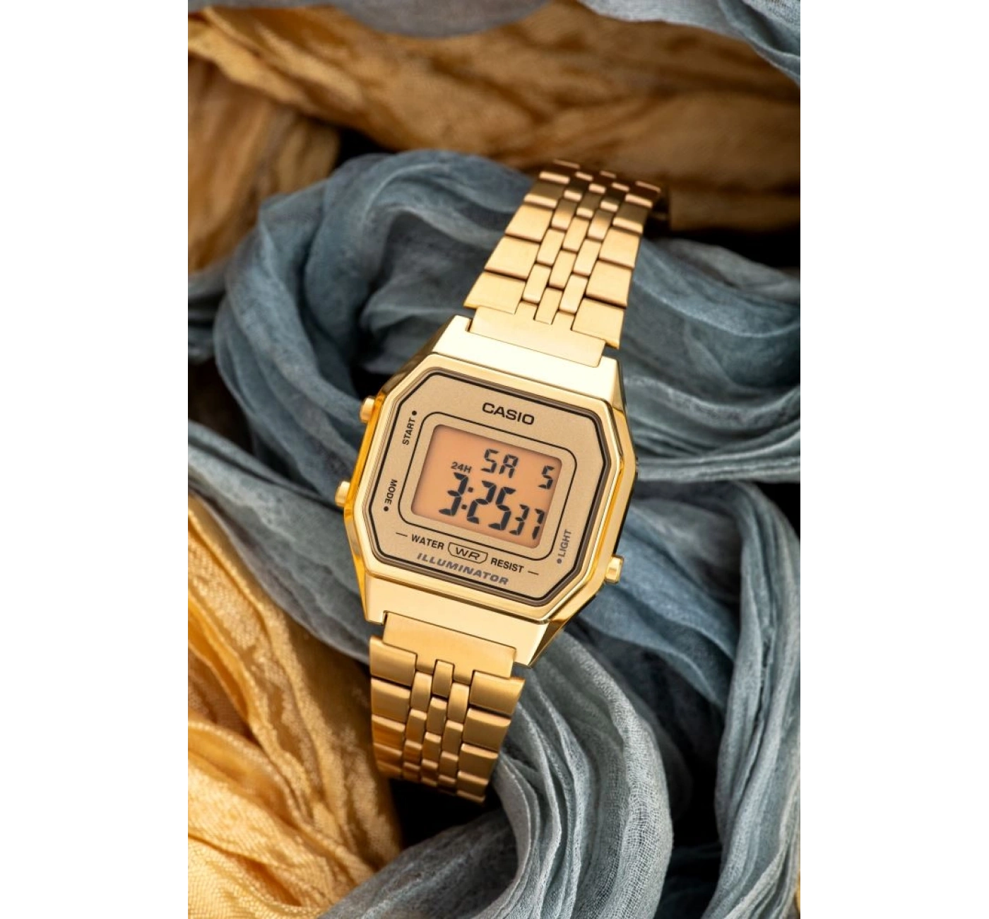 Casio LA680WGA-9DF Retro Kol Saati