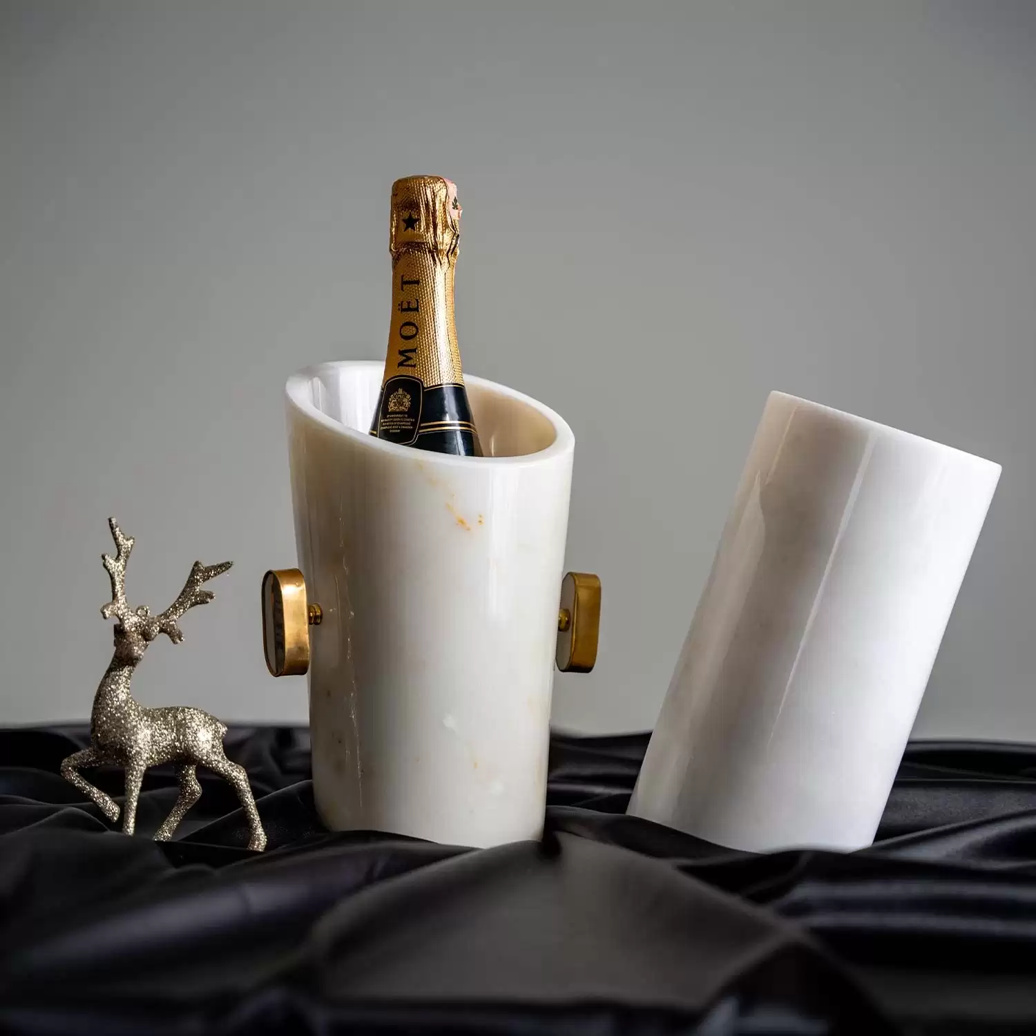 Beyaz Mermer Gold Kulplu Şaraplık&Şampanyalık