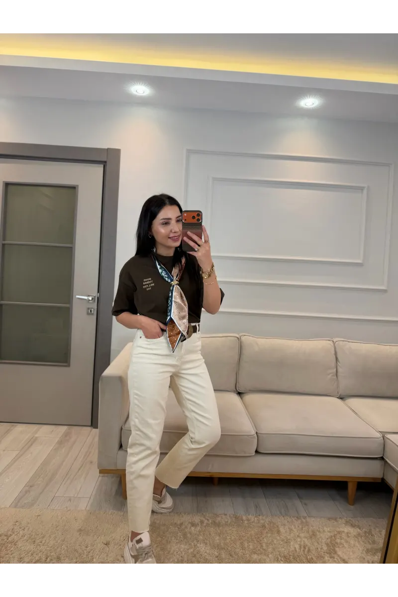 Yazı Nakış Fularlı T-Shirt