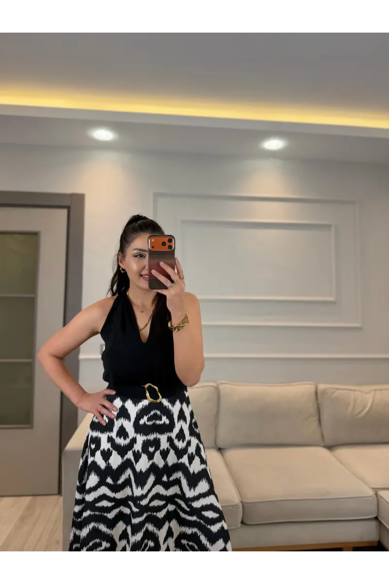 Boyundan Bağlamalı Kemerli Elbise