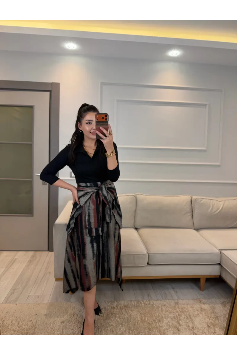 Önden Bağlamalı Polo Yaka Elbise