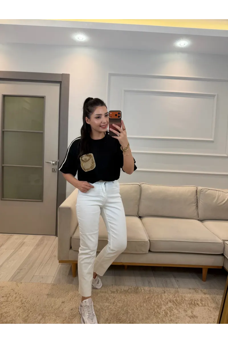 Cep Nakış Detaylı T-Shirt