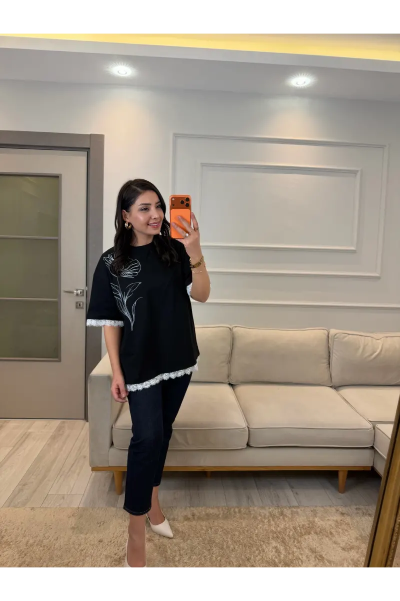 Nofel Dantel Çiçek Detaylı T-Shirt