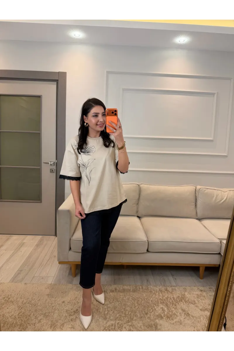 Nofel Dantel Çiçek Detaylı T-Shirt