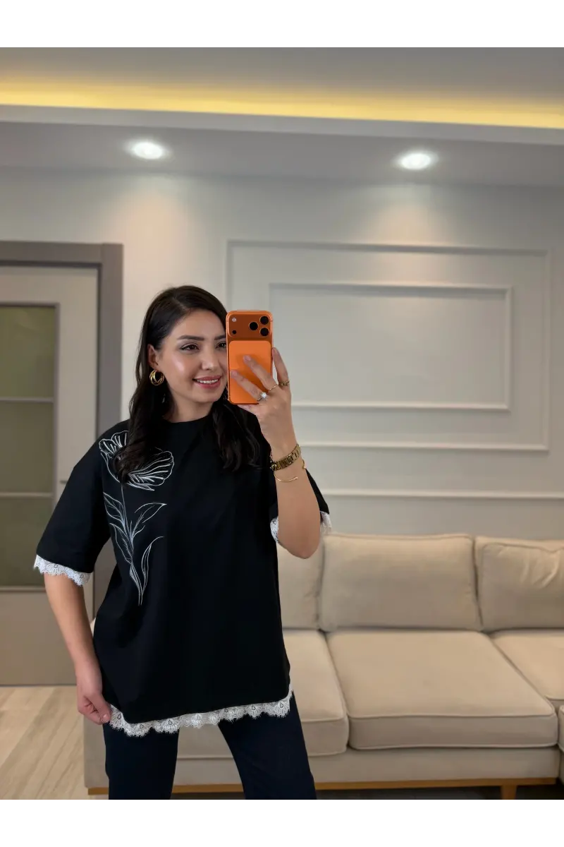 Nofel Dantel Çiçek Detaylı T-Shirt