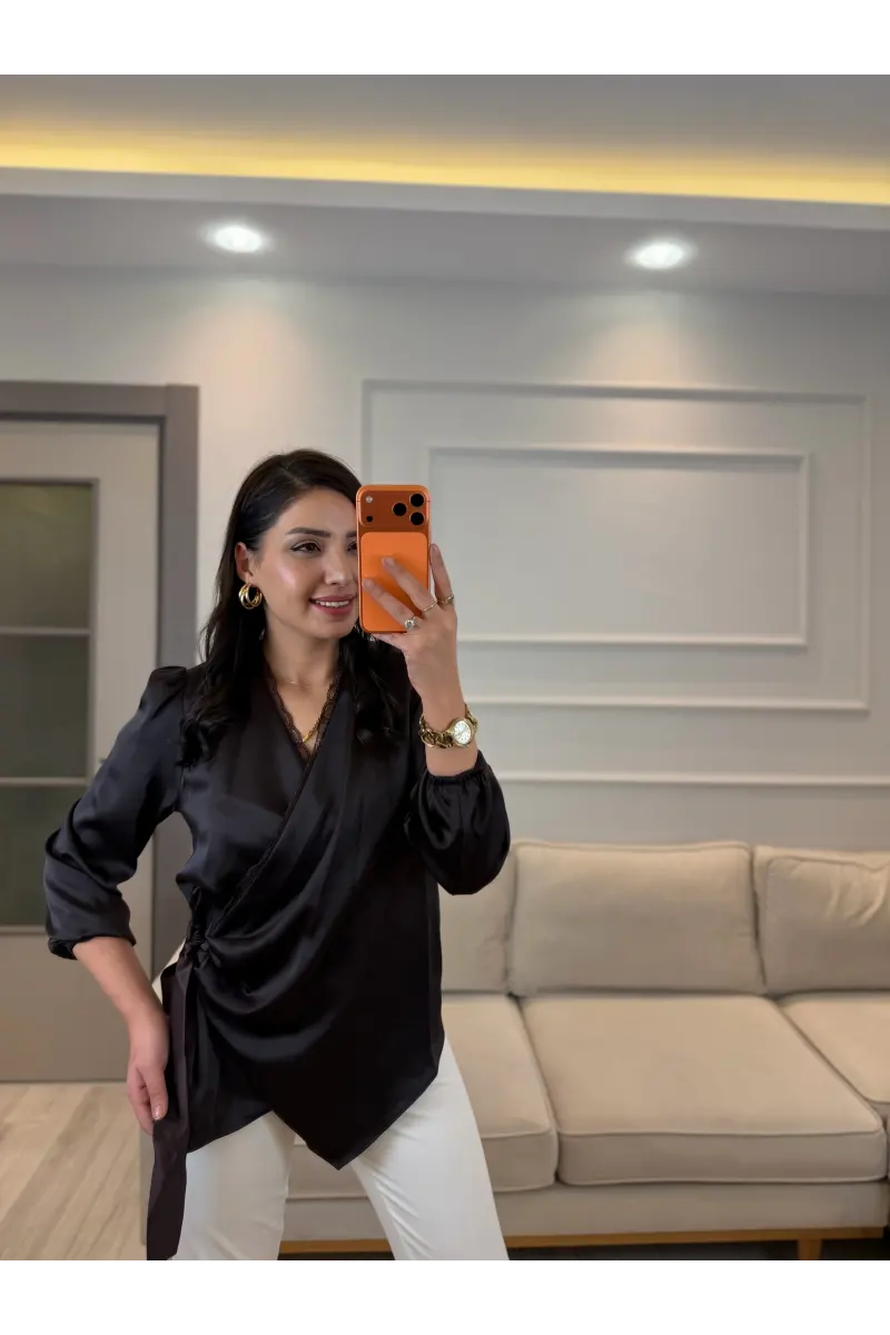 Dantel Detaylı Bağlamalı Saten Gömlek