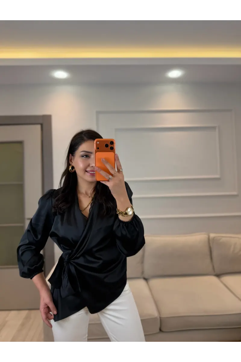 Dantel Detaylı Bağlamalı Saten Gömlek