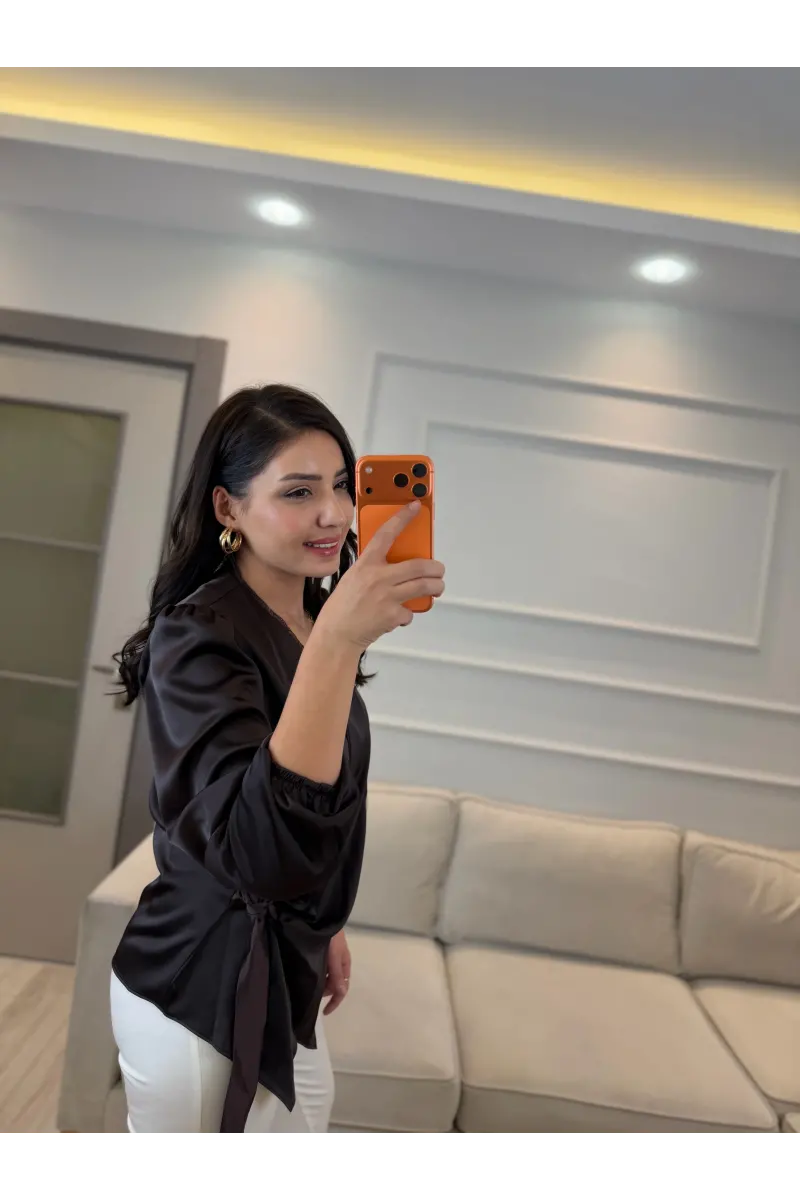 Dantel Detaylı Bağlamalı Saten Gömlek