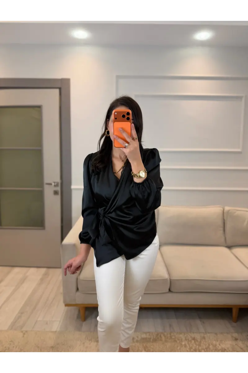 Dantel Detaylı Bağlamalı Saten Gömlek
