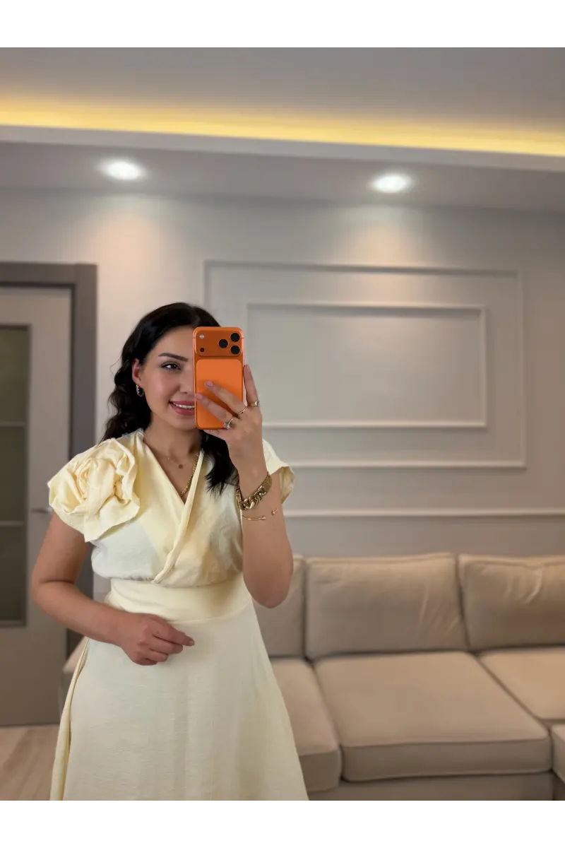 Tasarım Gül Detaylı Elbise