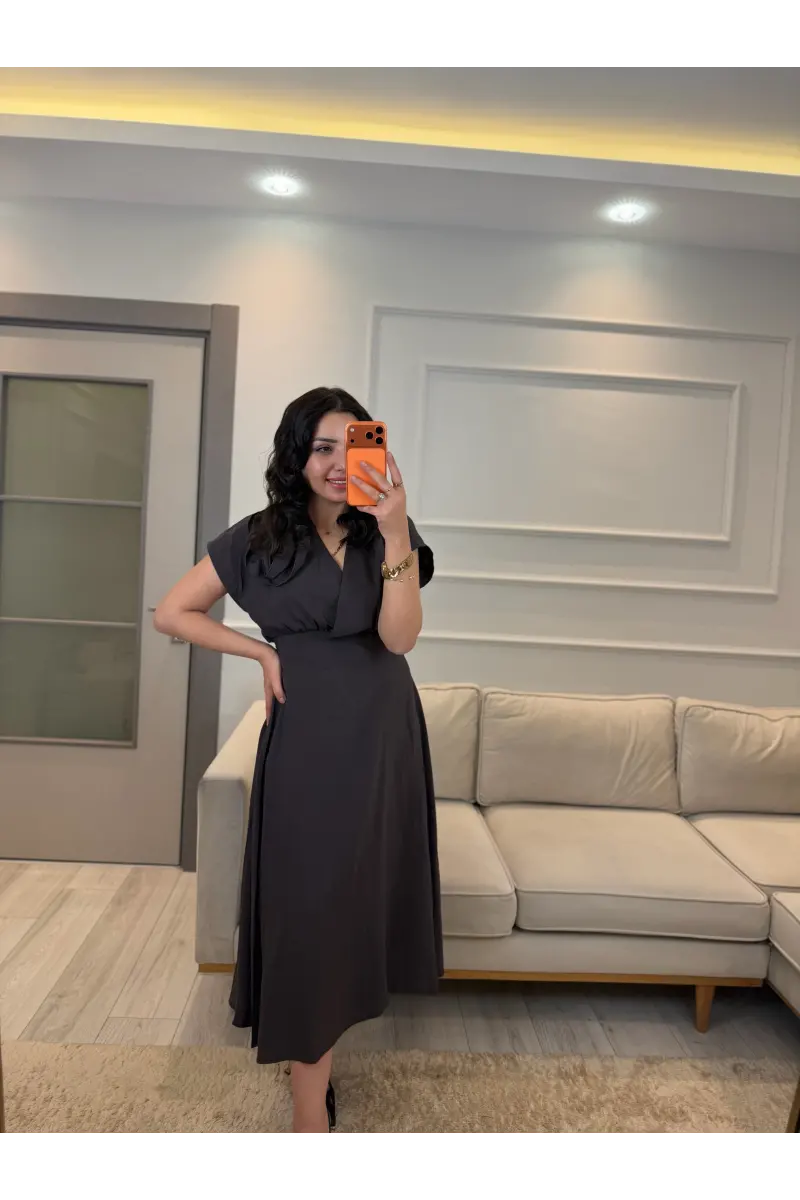 Tasarım Gül Detaylı Elbise