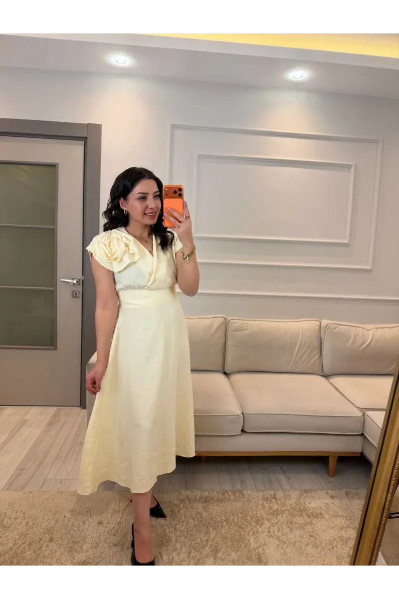 Tasarım Gül Detaylı Elbise