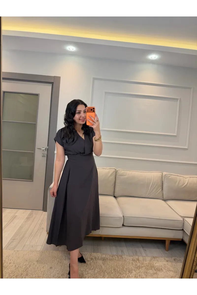 Tasarım Gül Detaylı Elbise