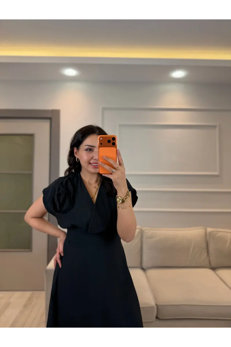 Tasarım Gül Detaylı Elbise